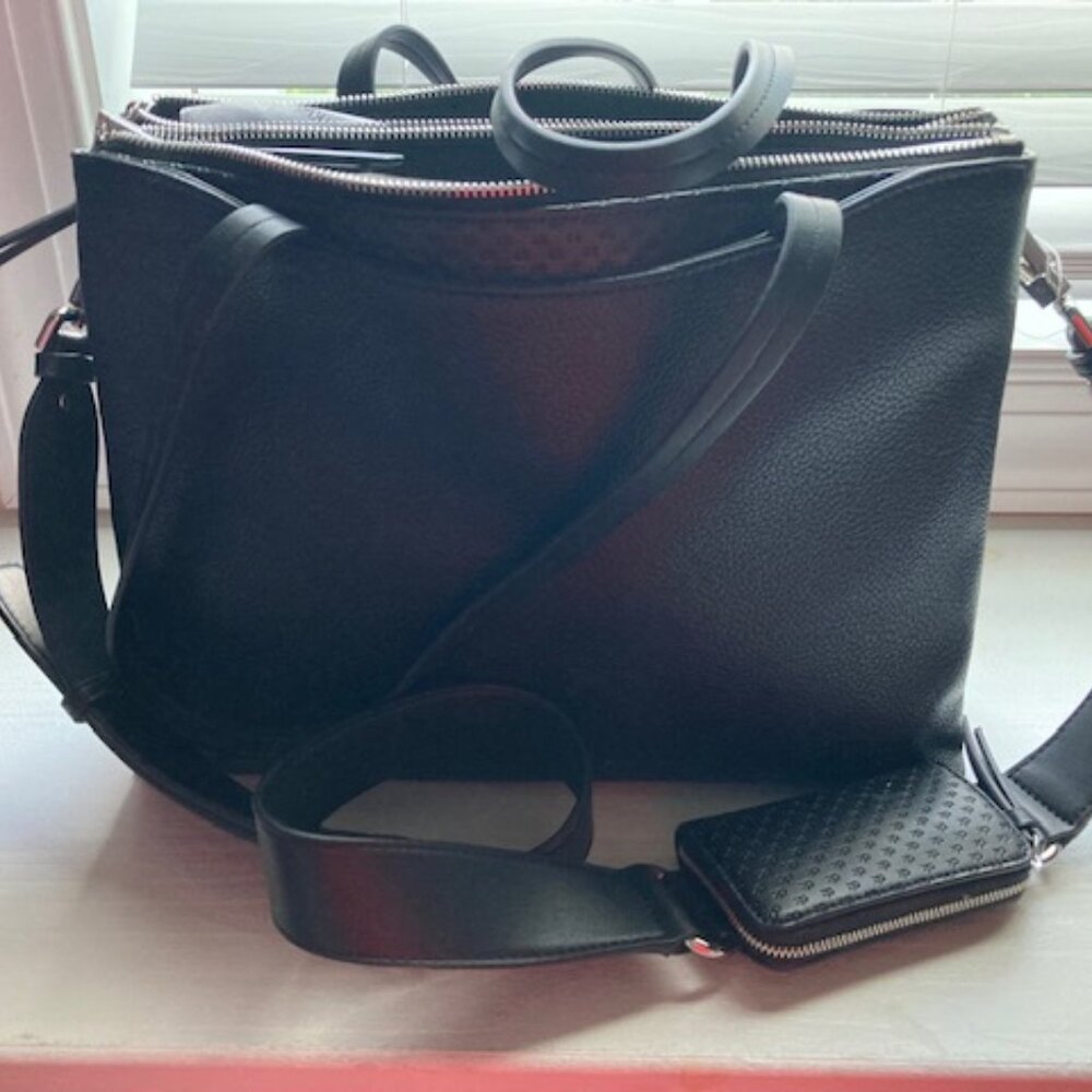 Woman's Calvin Klein black leather purse